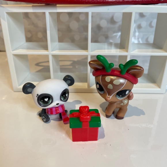 Littlest Pet Shop- Pet Pairs 🐼🦌🎁Winter Pals (Holiday Edition) - Picture 9 of 13